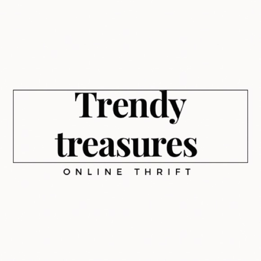 Meet your Posher, Lori, also owner of this boutique “trendy treasures”